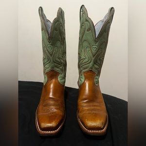 Ariat women’s western boots size 7 - light use just don’t use enough.